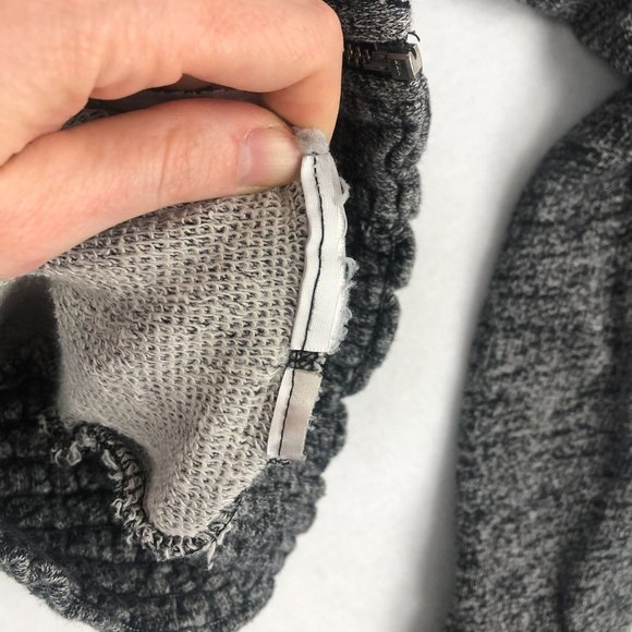 Levi's Women's Size Small Grey Full Zip Long Sleeve Knit Smocked Sweater Jacket - Picture 8 of 11